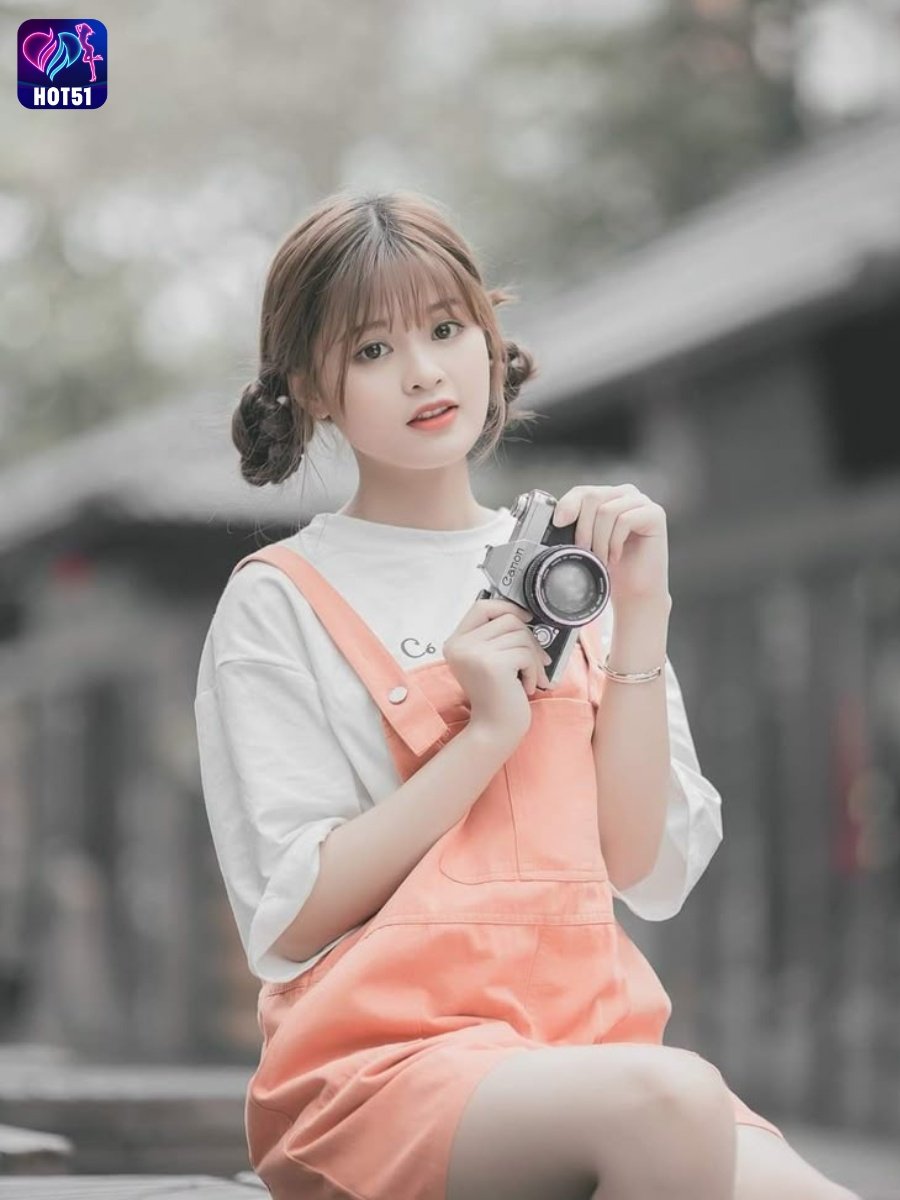 Beautiful Girl Livestream on Hot51 app