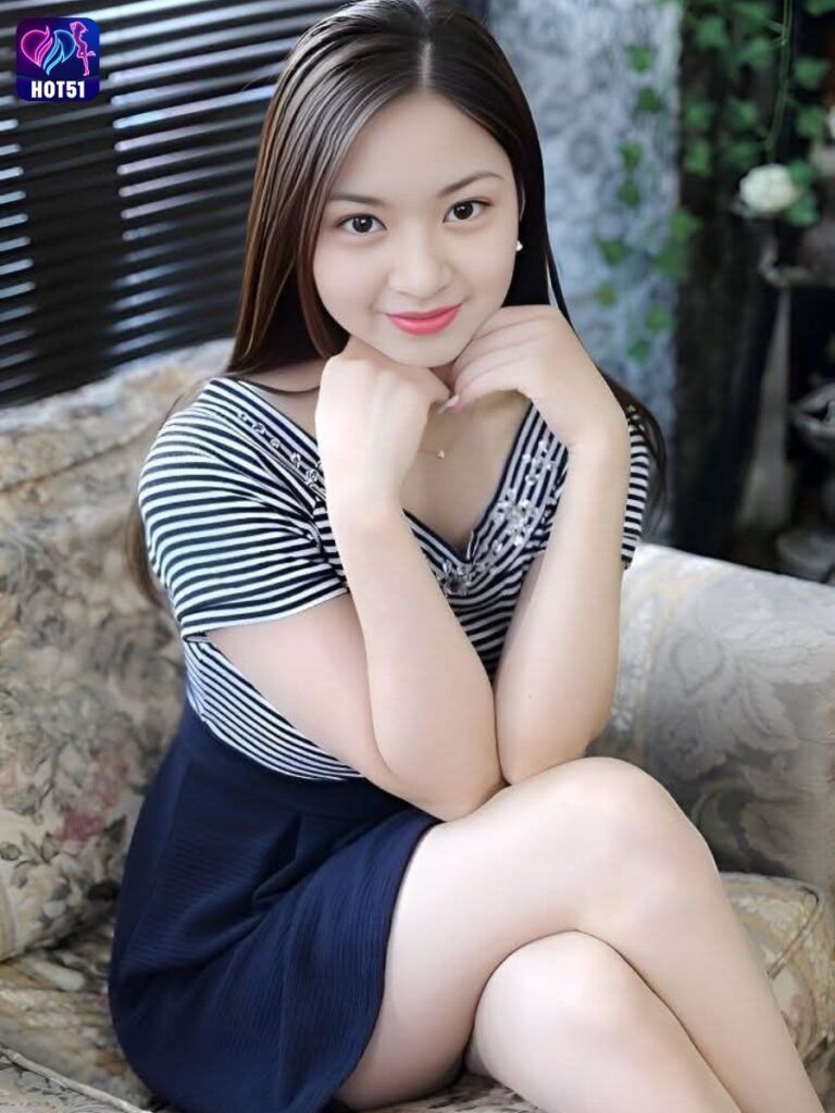 Beautiful Girl Livestream on Hot51 app