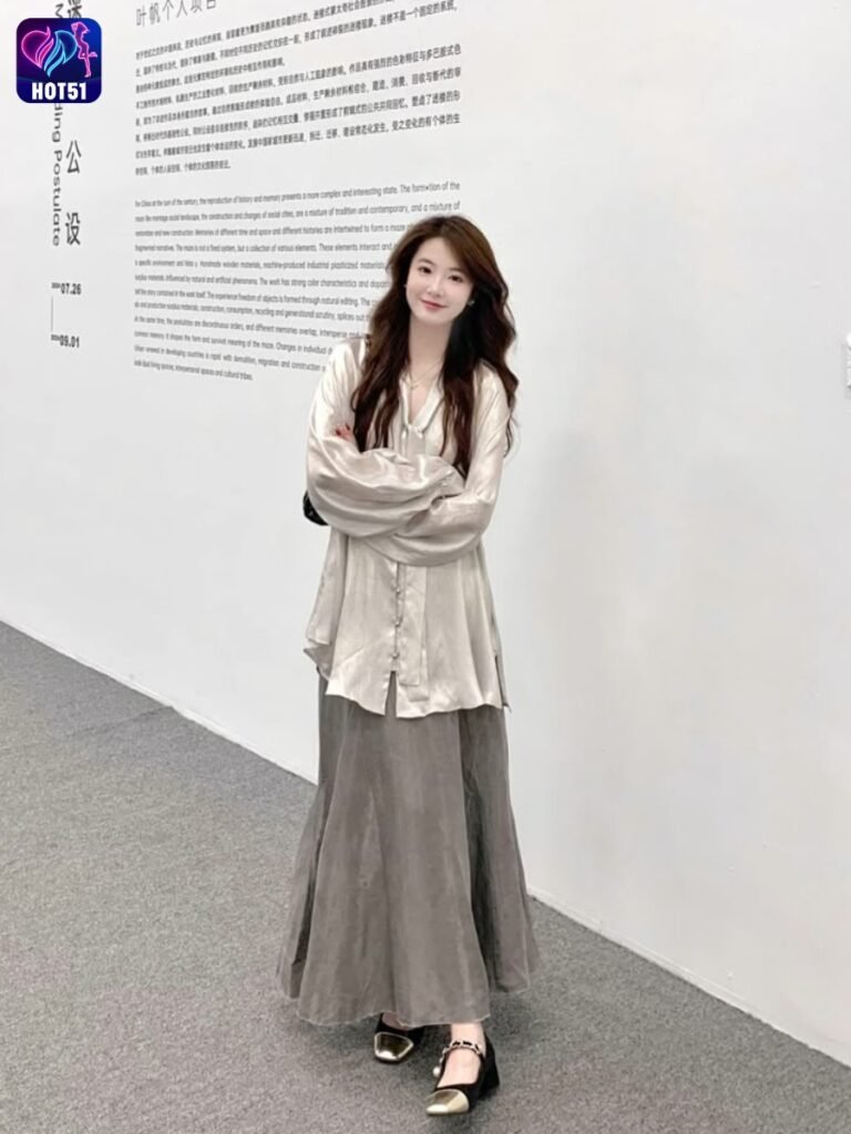 Beautiful Girl Livestream on Hot51 app