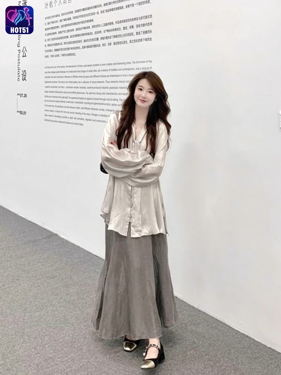 Beautiful Girl Livestream on Hot51 app