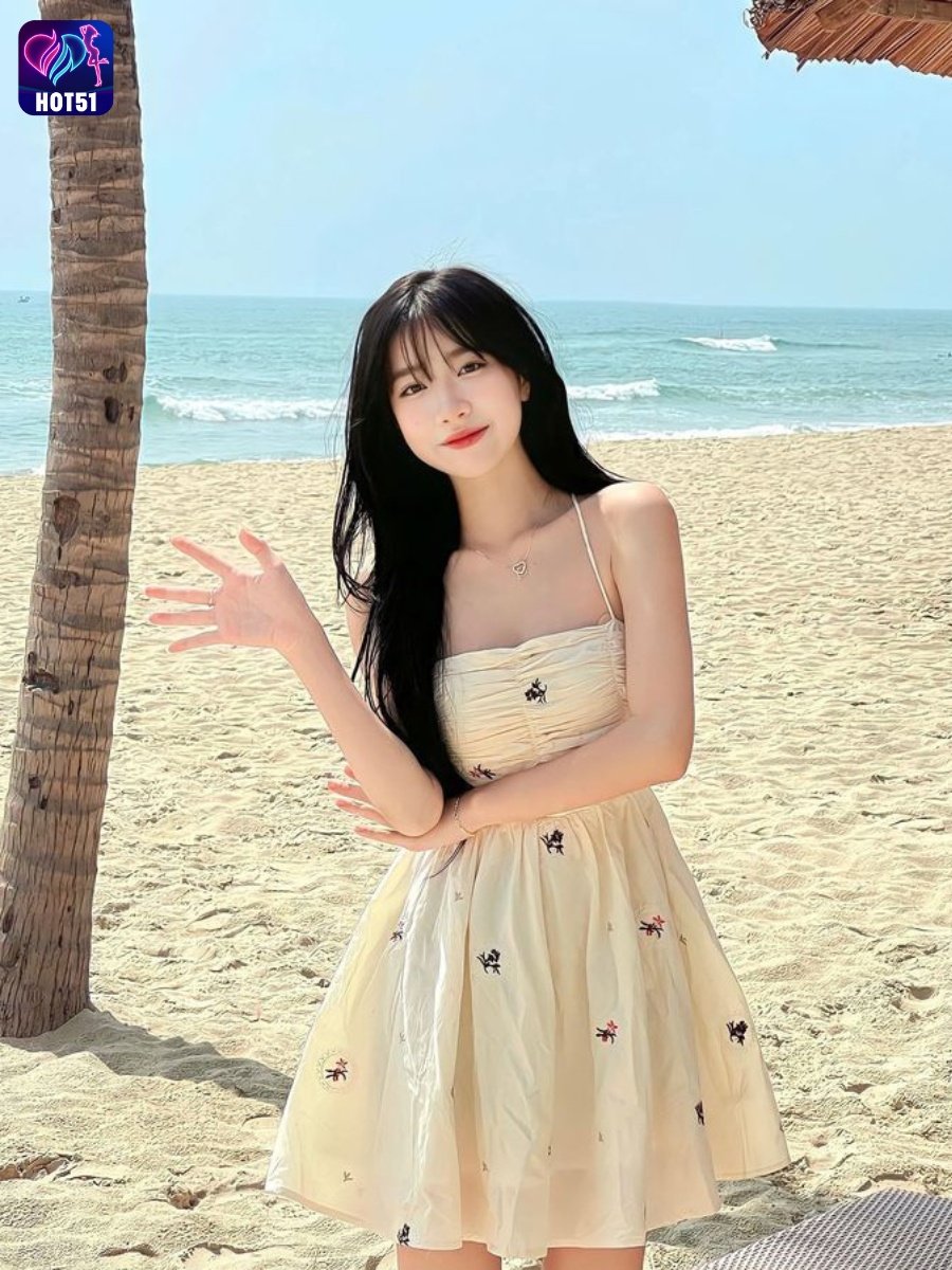 Beautiful Girl Livestream on Hot51 app