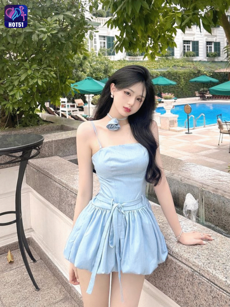 Beautiful Girl Livestream on Hot51 app