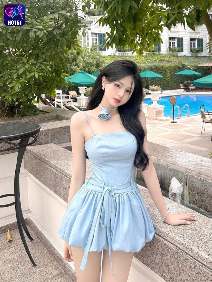 Beautiful Girl Livestream on Hot51 app