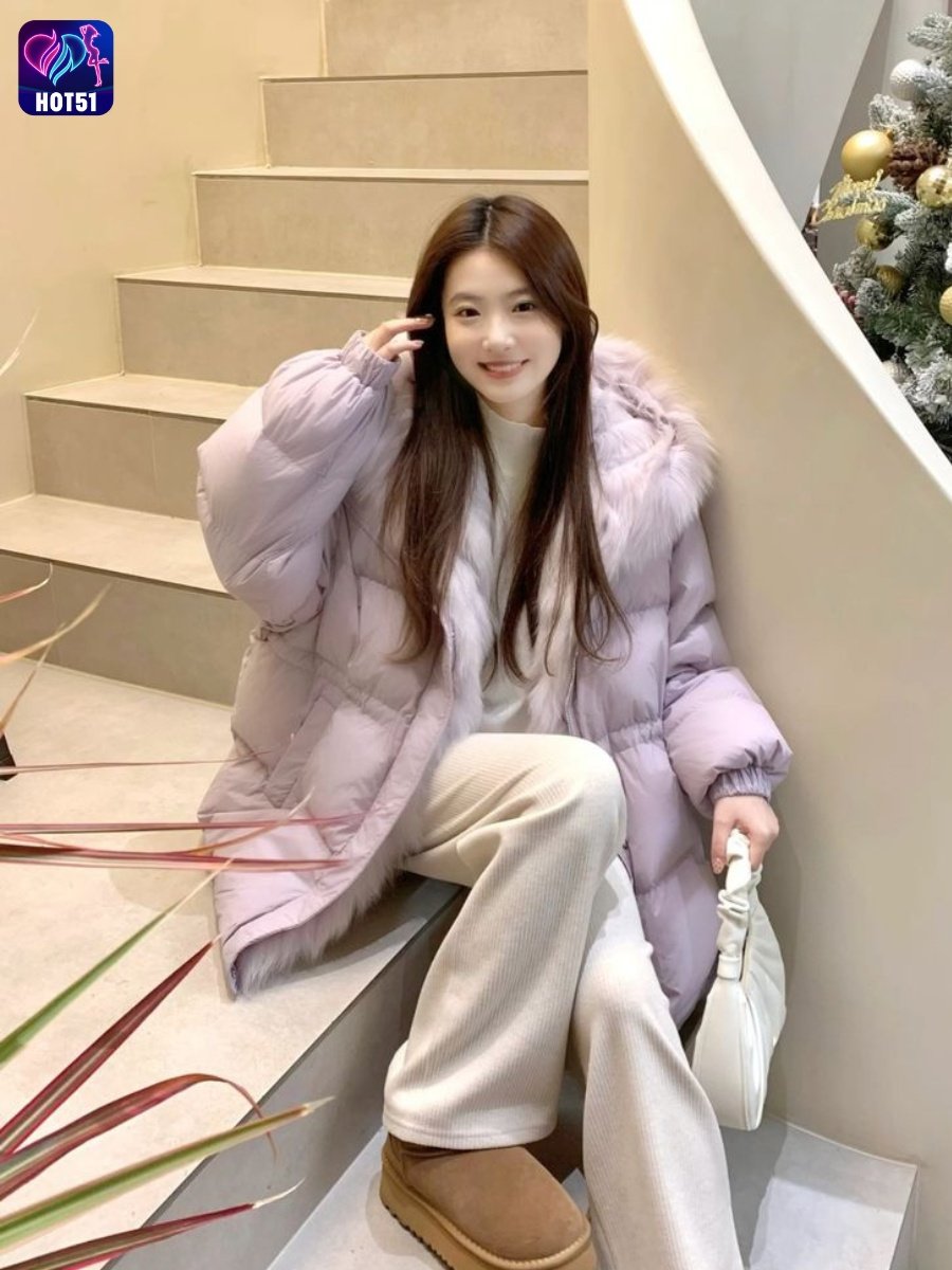 Beautiful Girl Livestream on Hot51 app